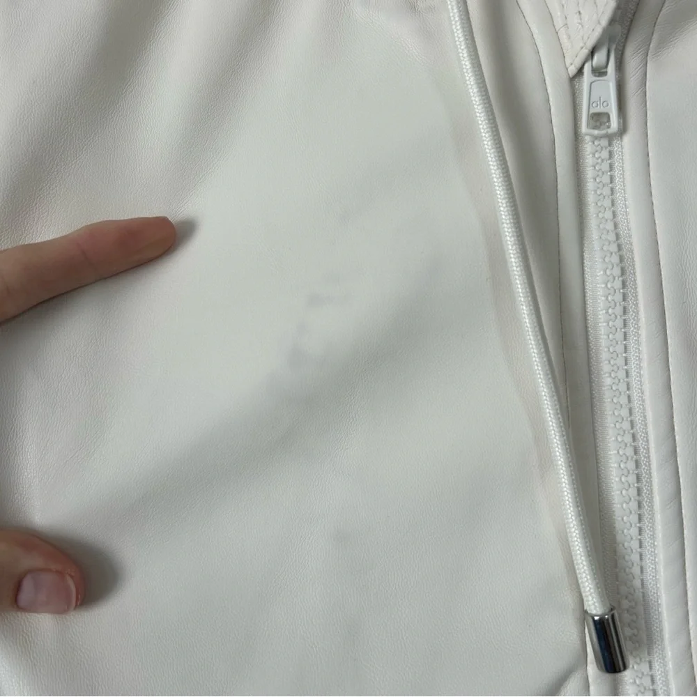 Alo Yoga Faux Leather Power Hour Full Zip Cropped Jacket Ivory Size Small